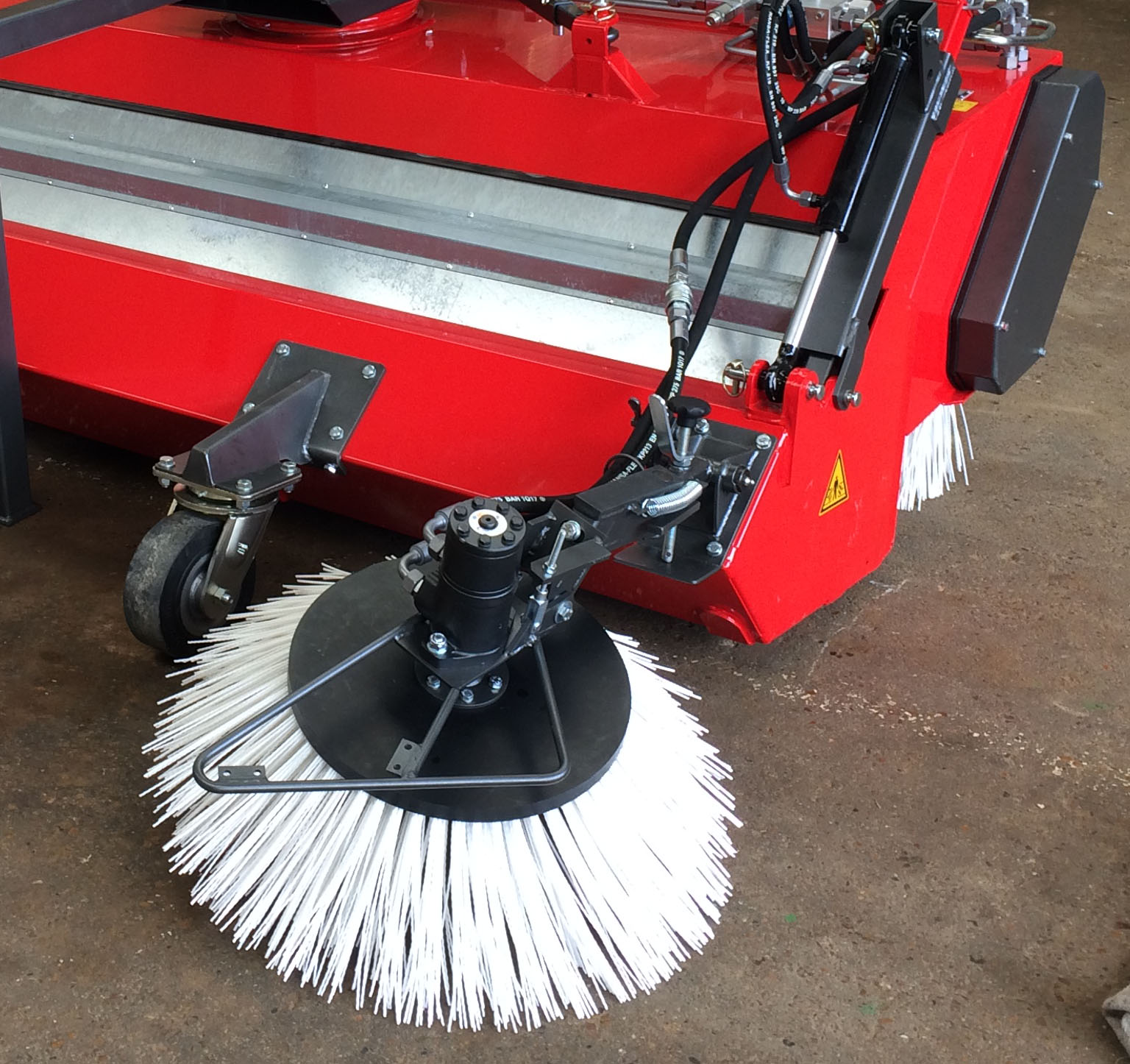 ASH 7060 L - Gulley Brush Left Hand - 70cm Hydraul...