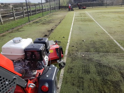 How to remove moss from a tennis court - Cover Image